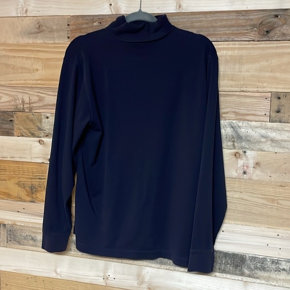 Lands’ End Size Medium Navy Long Sleeve Soft and Stretchy Turtleneck T-Shirt - Picture 5 of 6